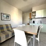 Flat With Side Sea View 아파트 *
