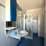 Flat With Side Sea View شقة