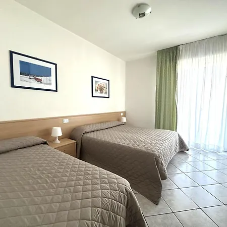 Flat With Side Sea View דירה *