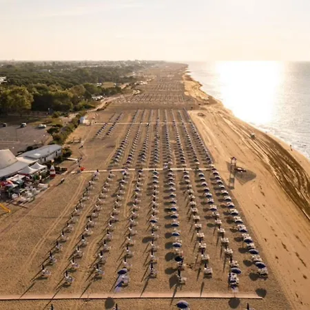 Flat With Side Sea View アパート *