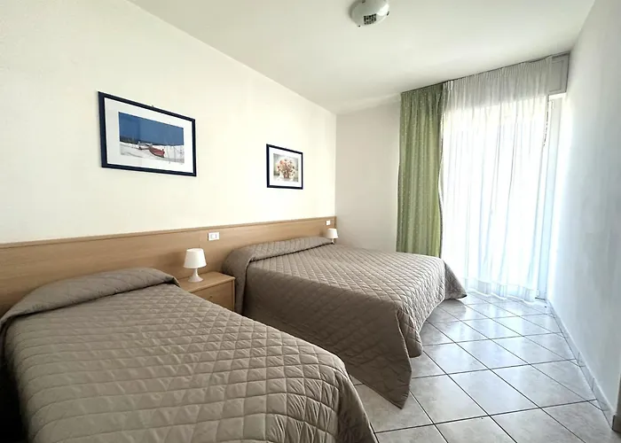 Flat With Side Sea View شقة *